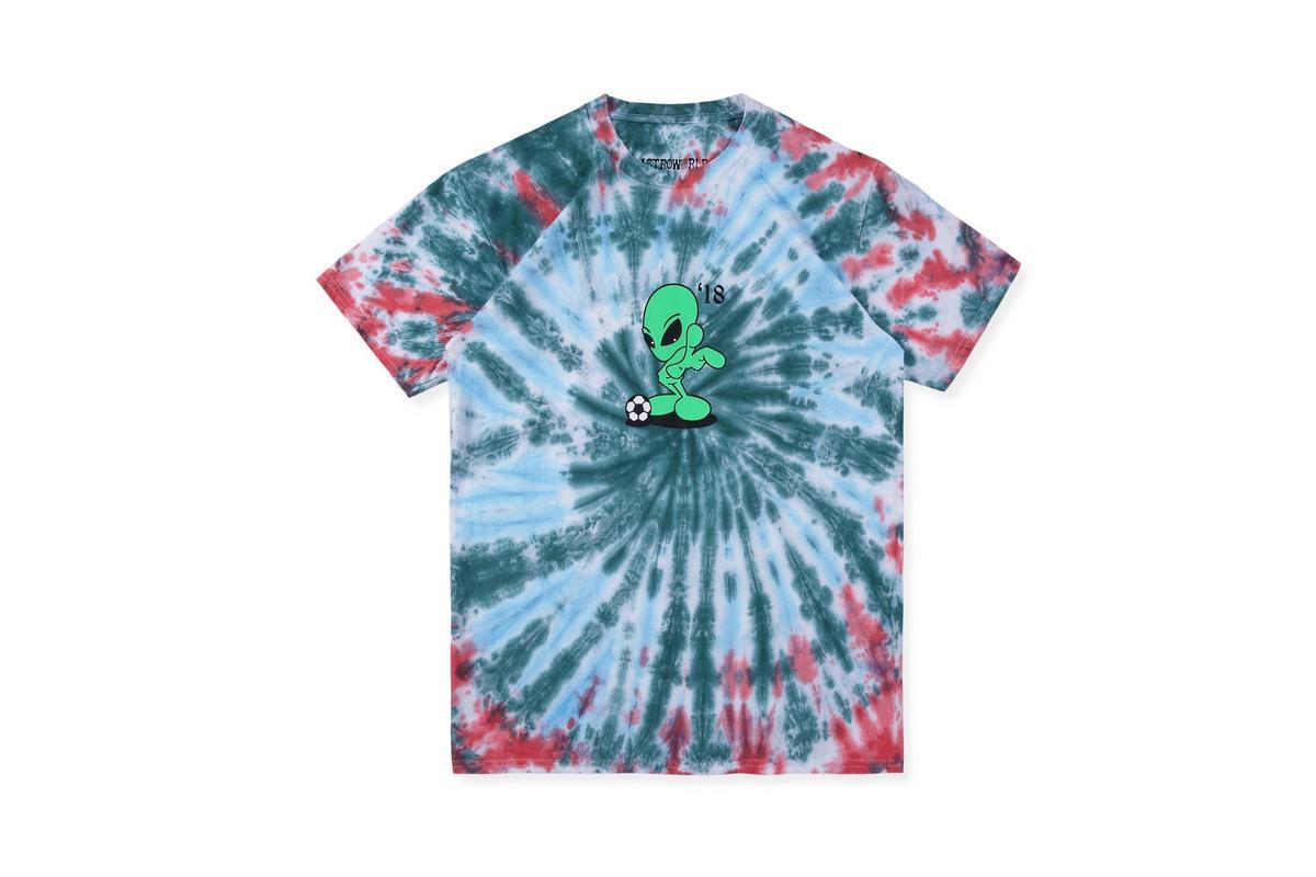 Alien Football Tie Dye Men's and Women's Casual Short Sleeve T-Shirt - Image 3
