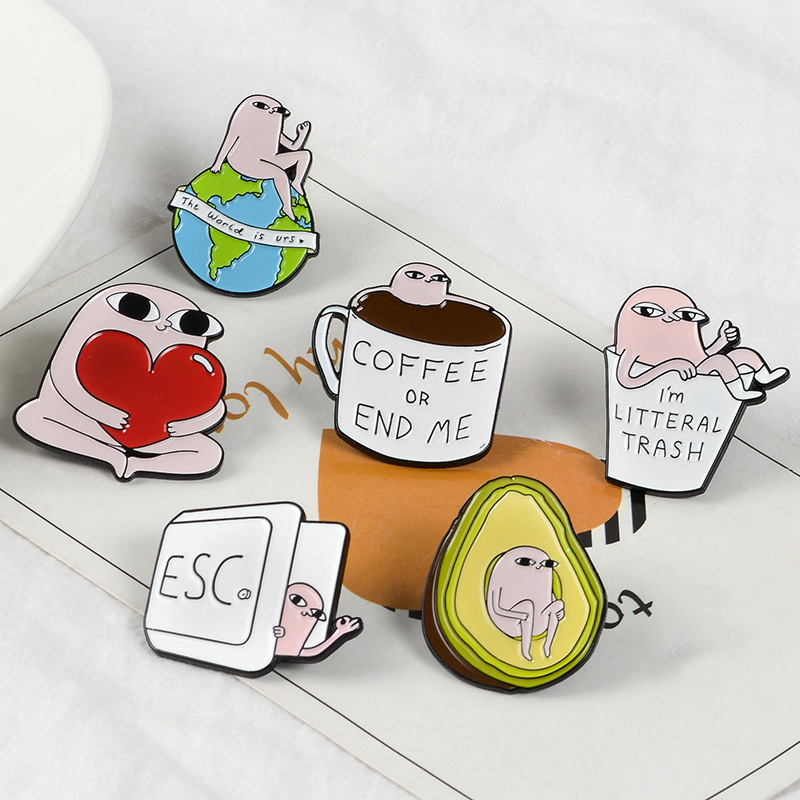 Love enamel brooch badge - Image 7